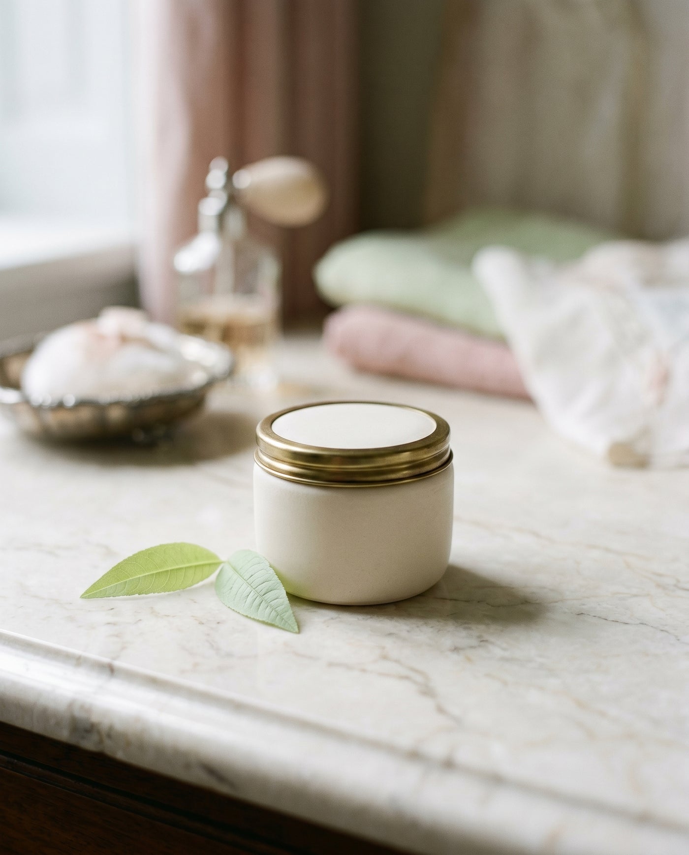Handcreme Verveine, 75 ml, Verveine und Sheabutter, in Keramikgefäss